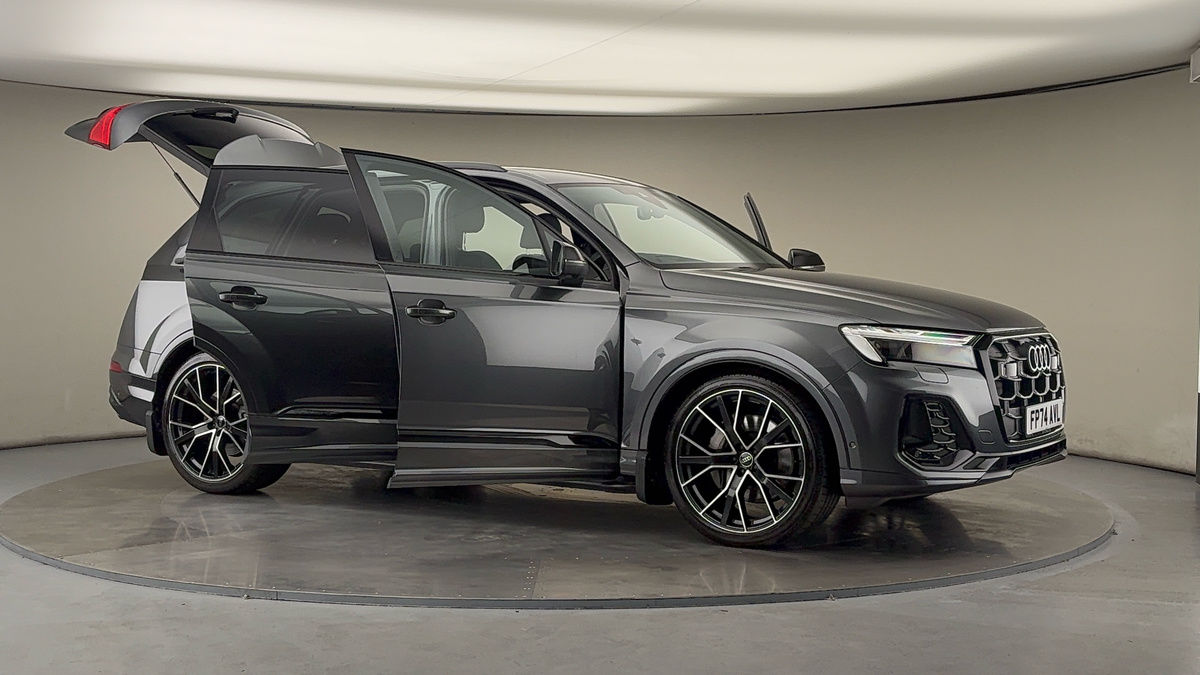 More views of Audi Q7