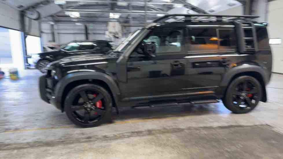 More views of Land Rover Defender 110