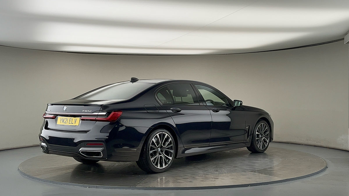 BMW 7 Series Image 21