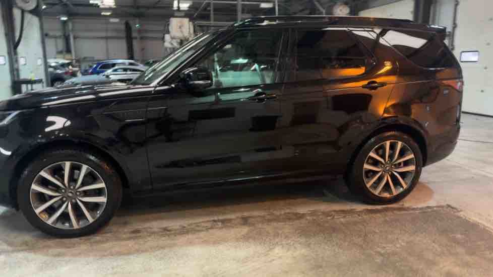 More views of Land Rover Discovery
