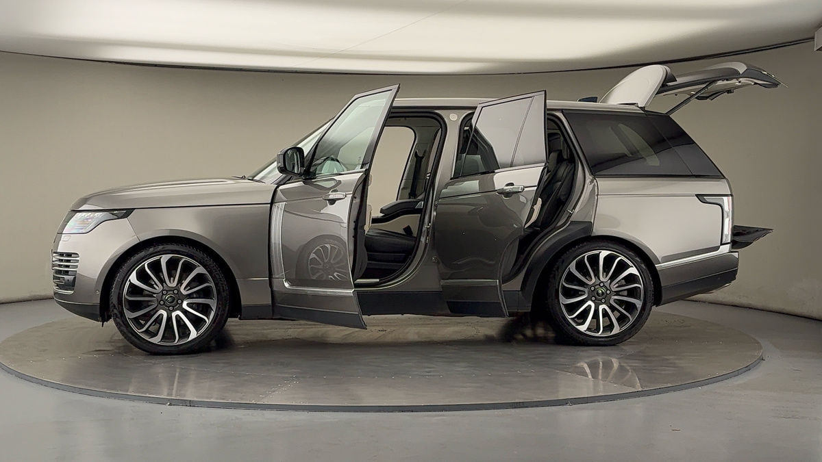 More views of Land Rover Range Rover