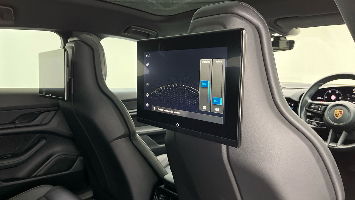 Porsche Taycan Image 25