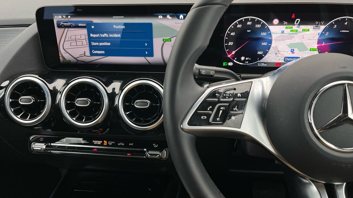 Mercedes-Benz GLA Image 13