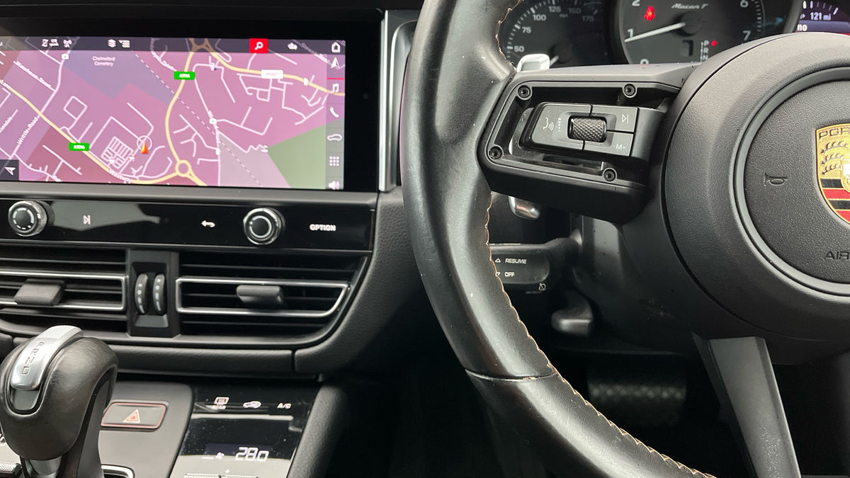 Porsche Macan Image 13