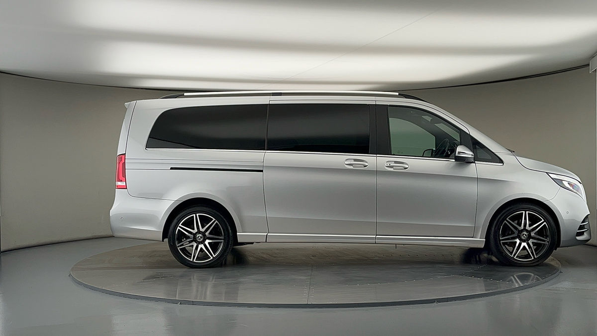 Mercedes-Benz V Class Image 16