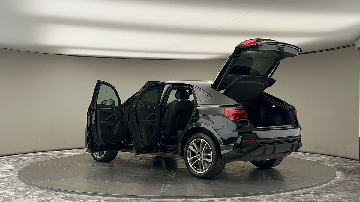 More views of Audi Q3