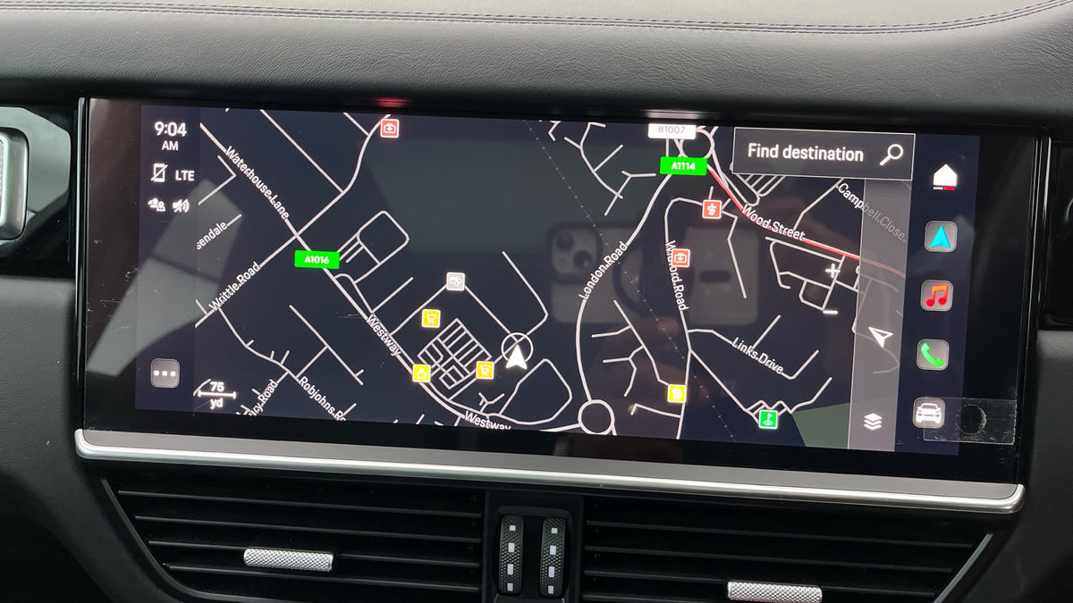 Porsche Cayenne Image 17
