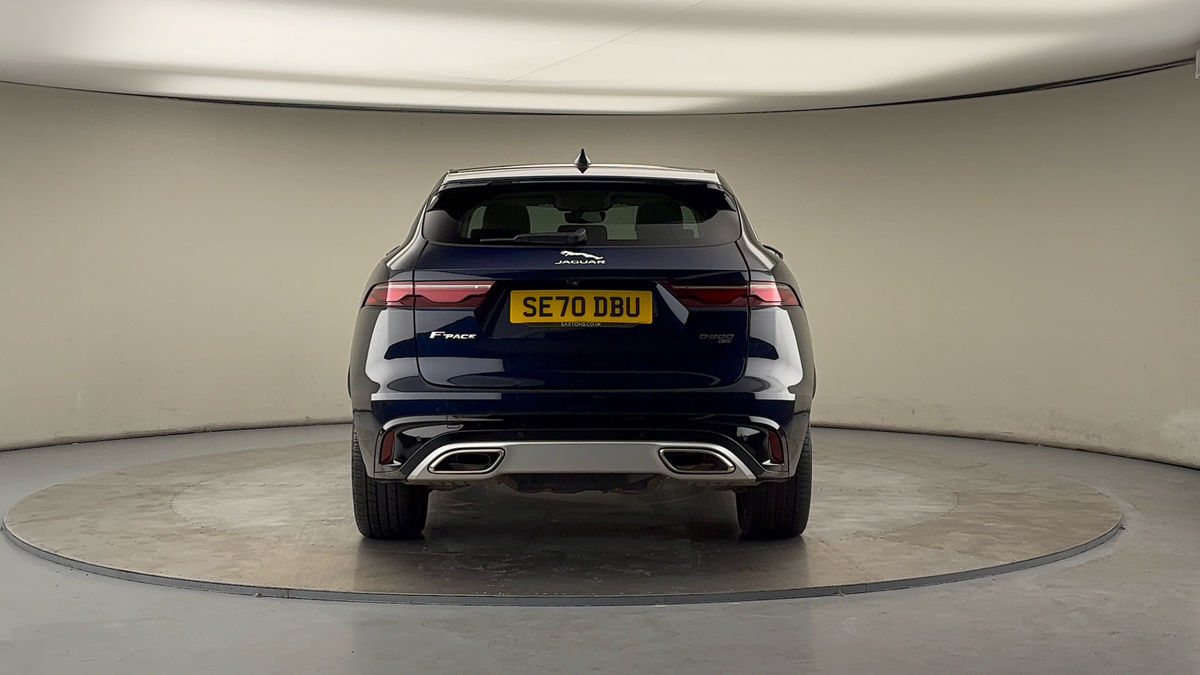 Jaguar F-PACE Image 4