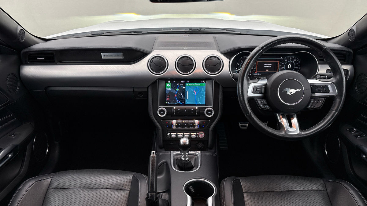 Ford Mustang Image 12