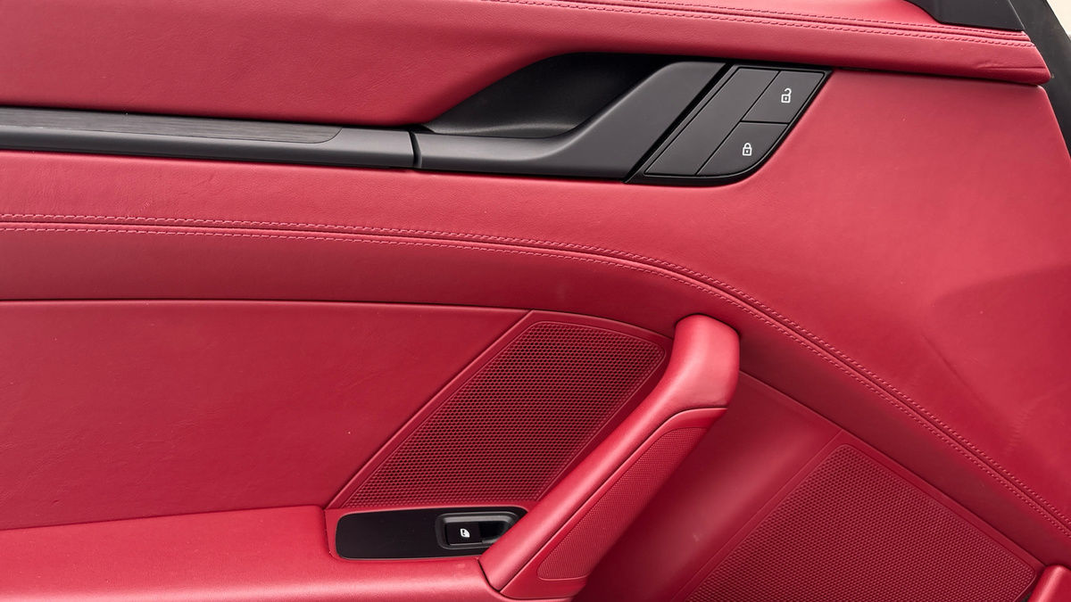 Porsche 911 Image 19