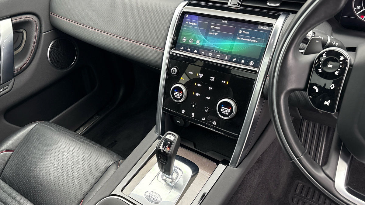 Land Rover Discovery Sport Image 18