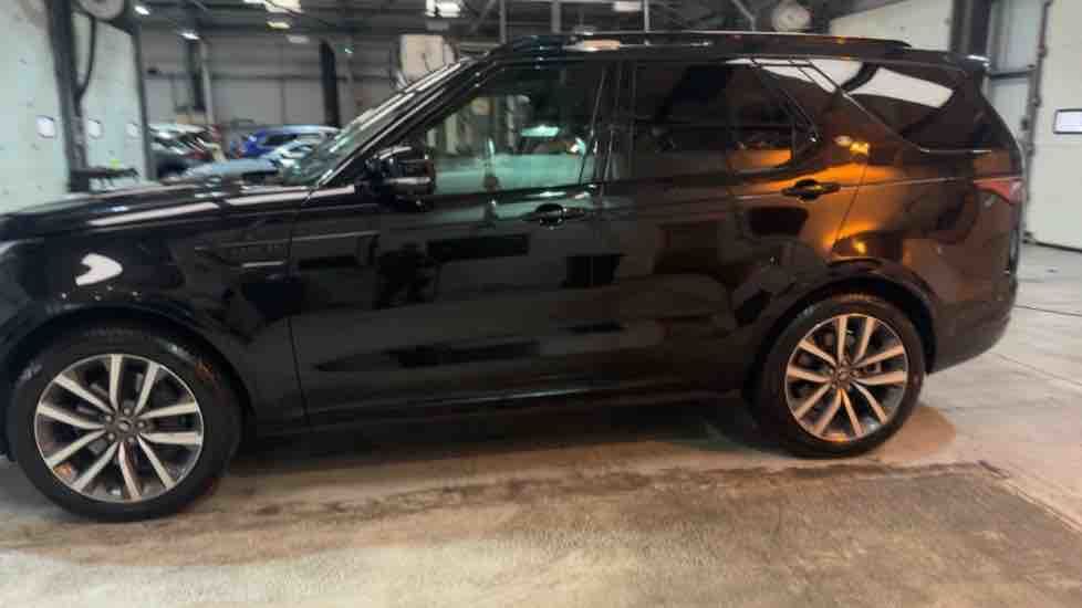 More views of Land Rover Discovery