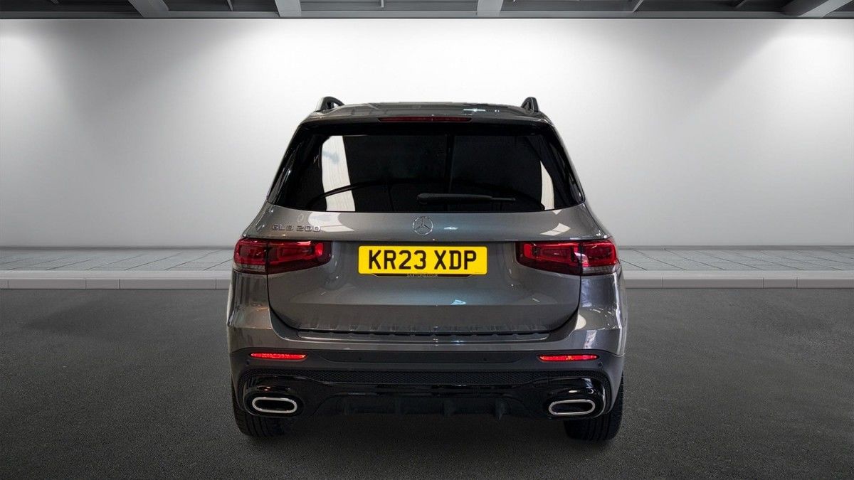Mercedes-Benz GLB Image 4
