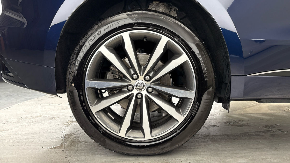 Jaguar F-PACE Image 10