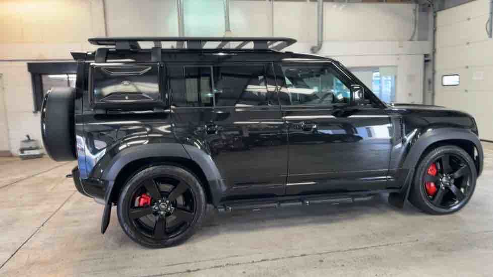More views of Land Rover Defender 110