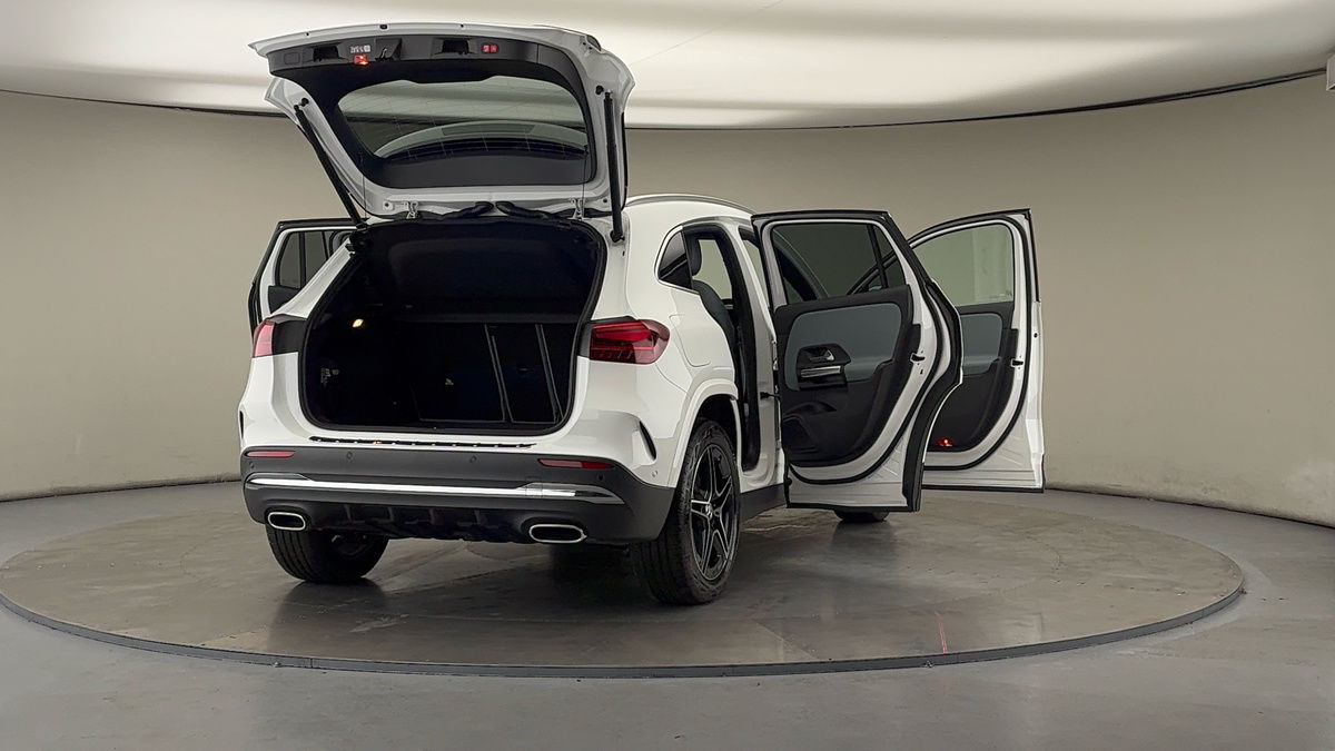 More views of Mercedes-Benz GLA