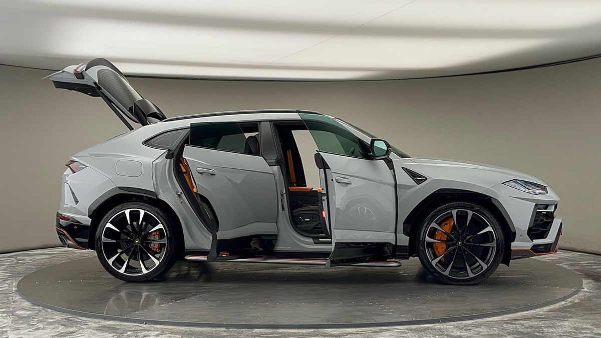 More views of Lamborghini Urus