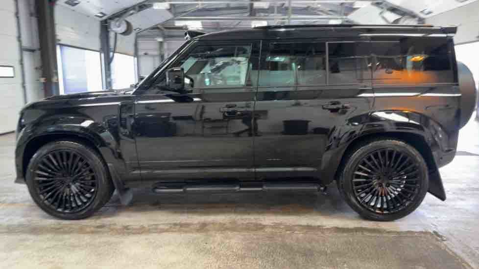 More views of Land Rover Defender 110