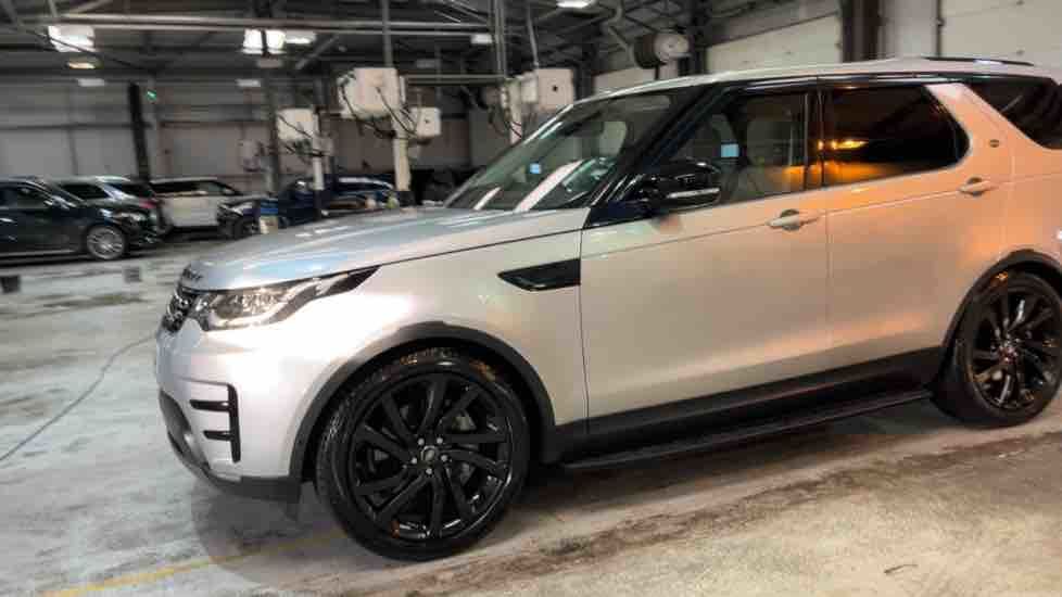 More views of Land Rover Discovery