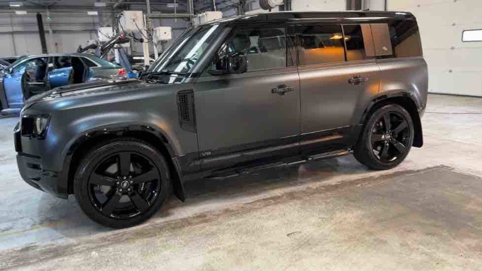 More views of Land Rover Defender 110