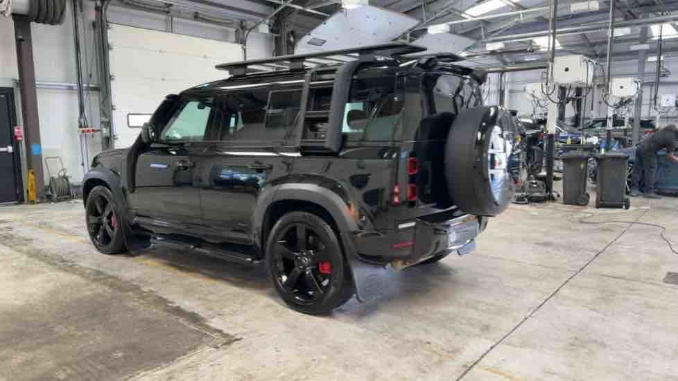 More views of Land Rover Defender 110