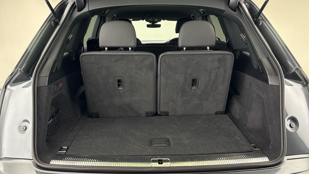 Audi Q7 Image 11
