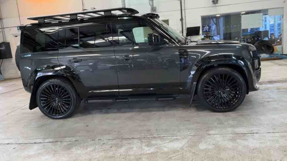More views of Land Rover Defender 110