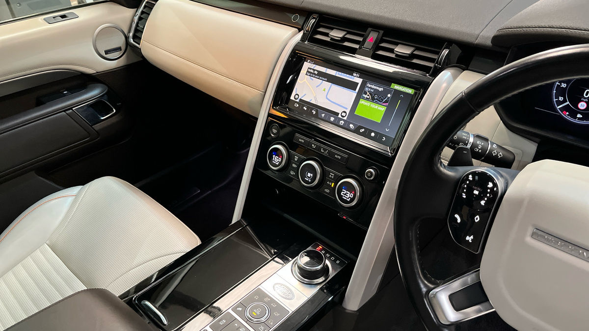 Land Rover Discovery Image 18