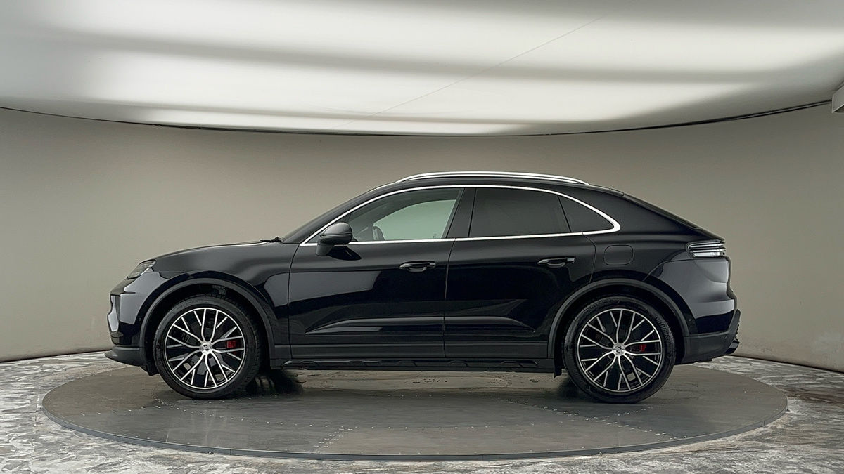 More views of Porsche Macan