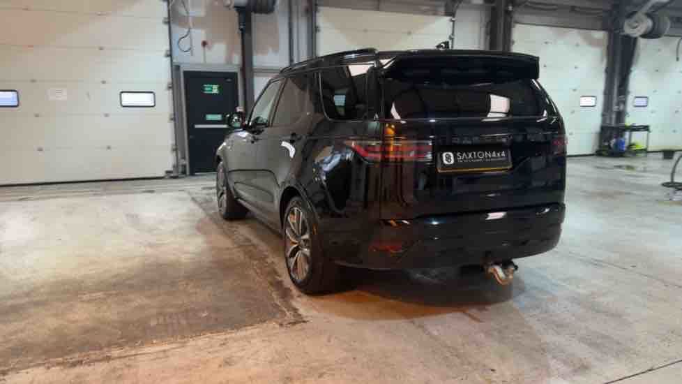 More views of Land Rover Discovery