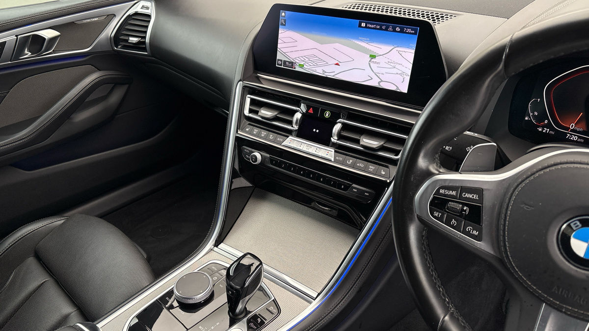 BMW 8 Series Image 18