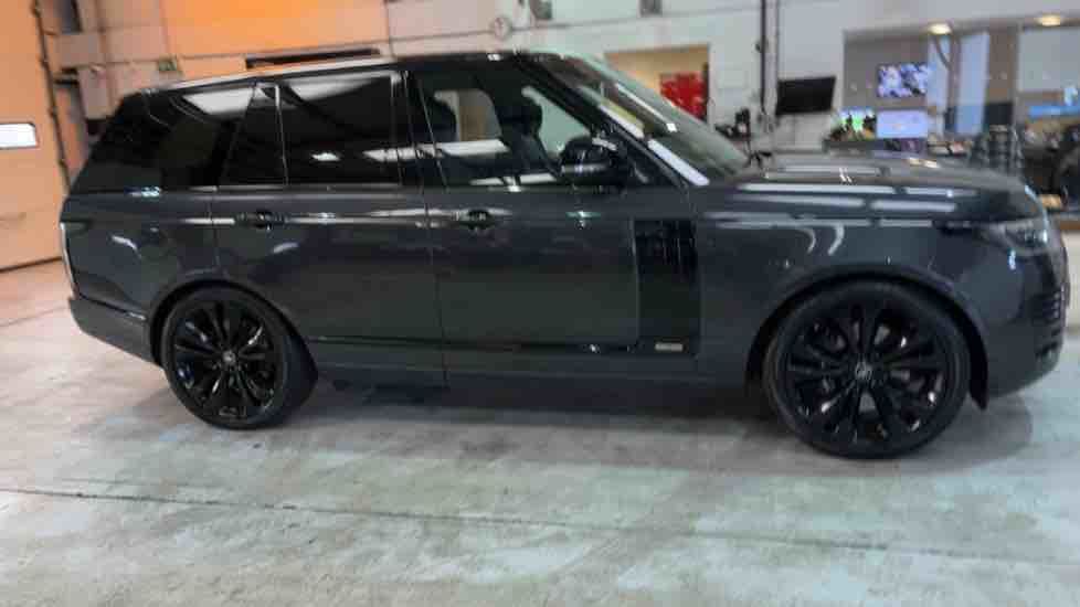 More views of Land Rover Range Rover