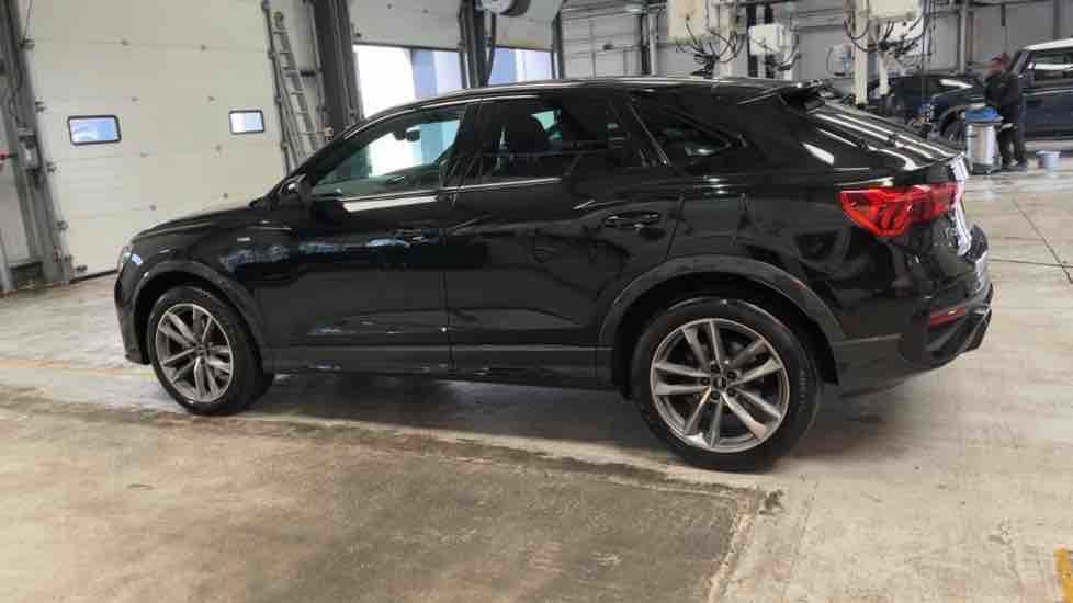 More views of Audi Q3