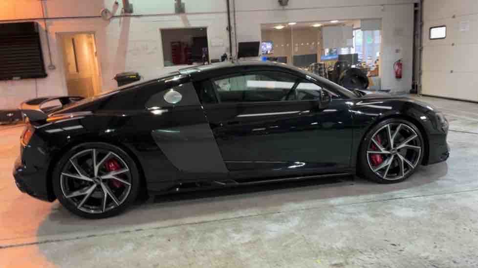 More views of Audi R8