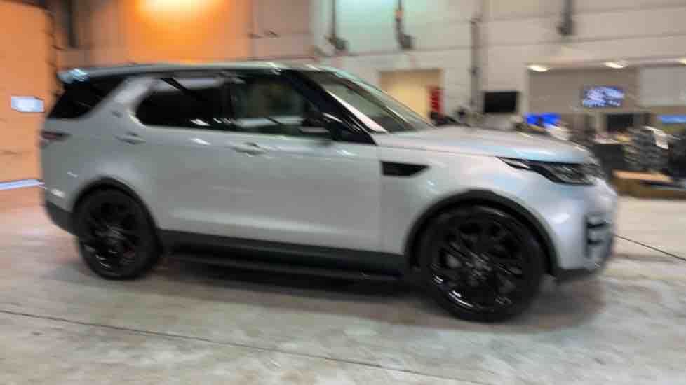 More views of Land Rover Discovery