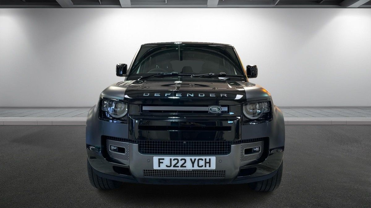 Land Rover Defender 110 Image 3