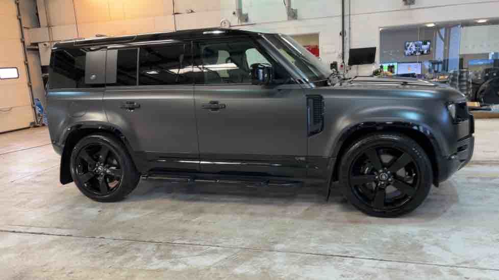 More views of Land Rover Defender 110