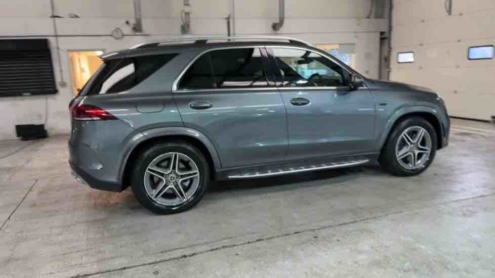 More views of Mercedes-Benz GLE