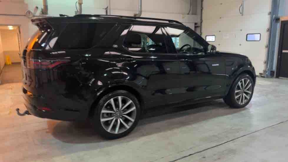 More views of Land Rover Discovery