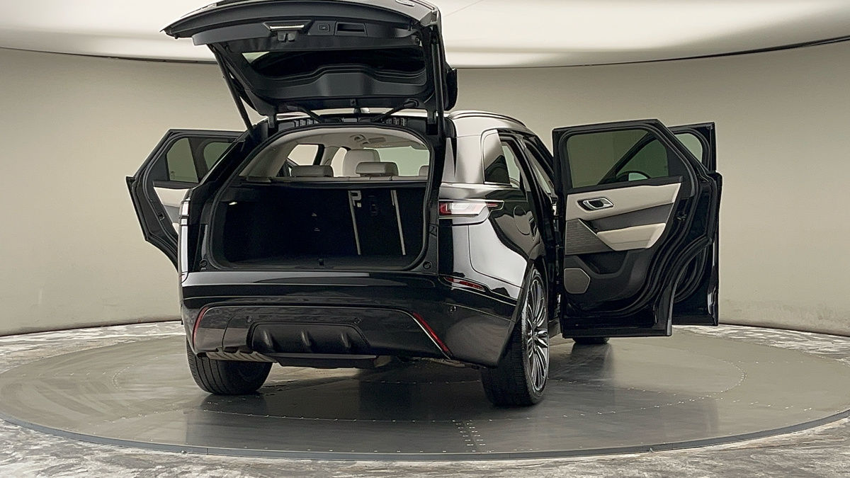 More views of Land Rover Range Rover Velar