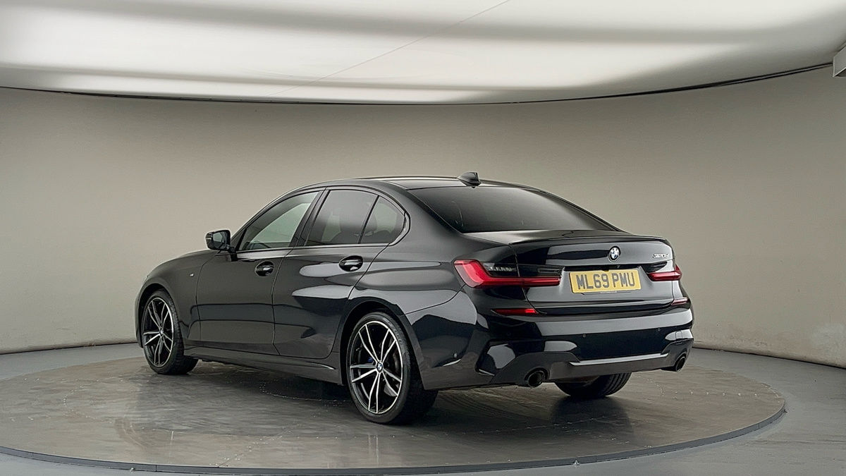 BMW 3 Series Image 2