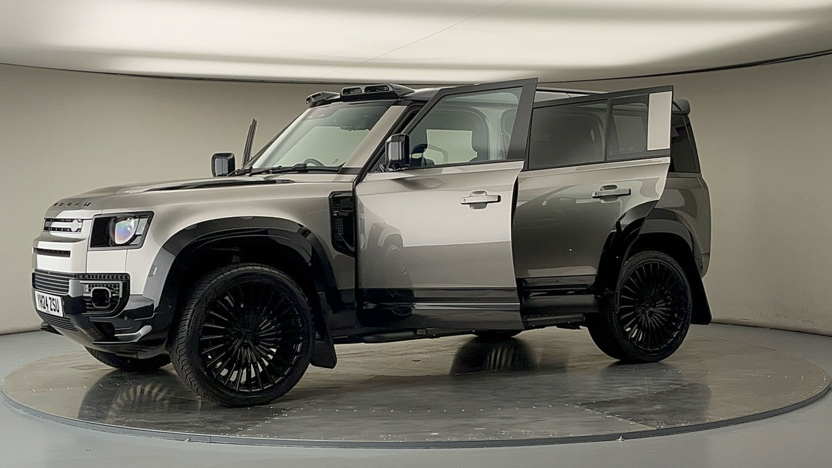 More views of Land Rover Defender 110