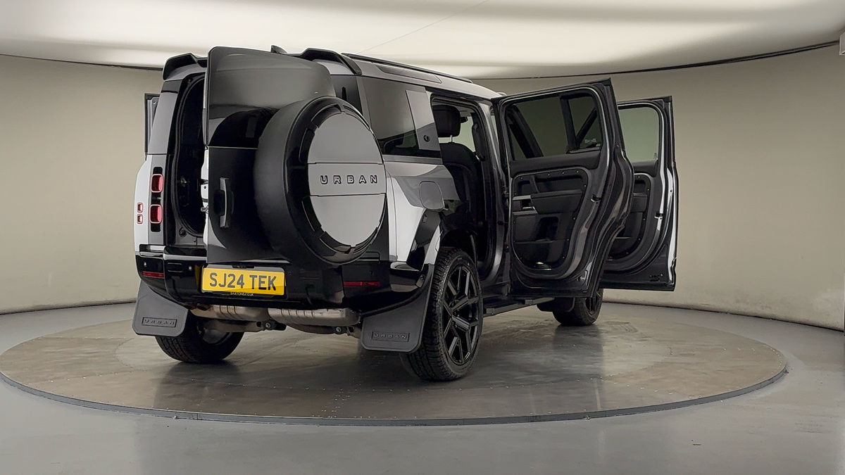 More views of Land Rover Defender 110
