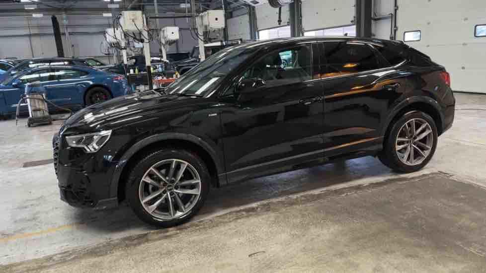 More views of Audi Q3