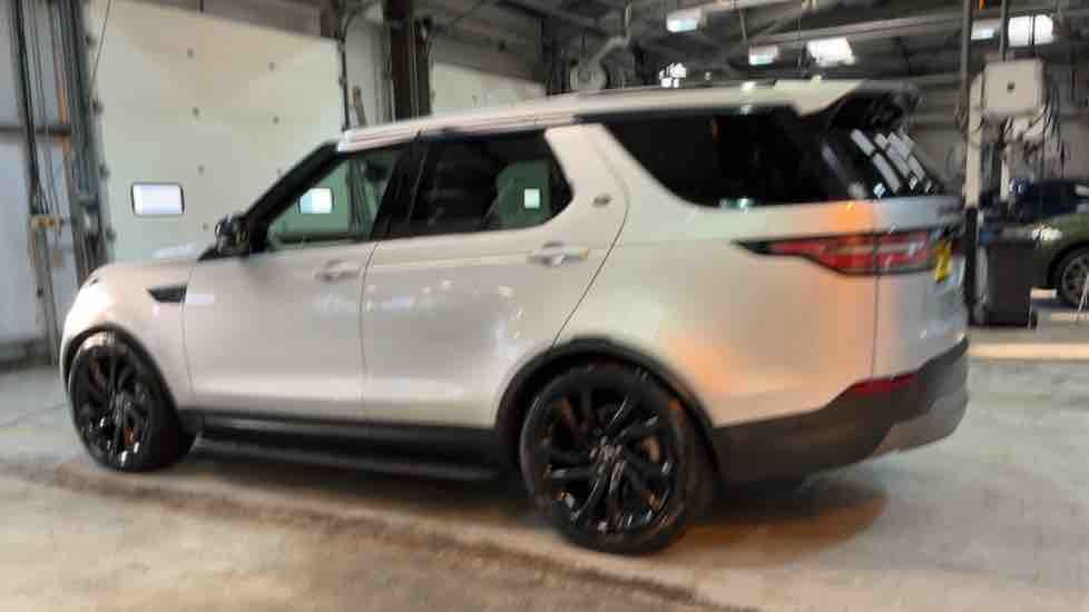 More views of Land Rover Discovery