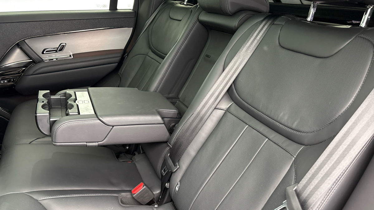 Land Rover Range Rover Sport Image 9