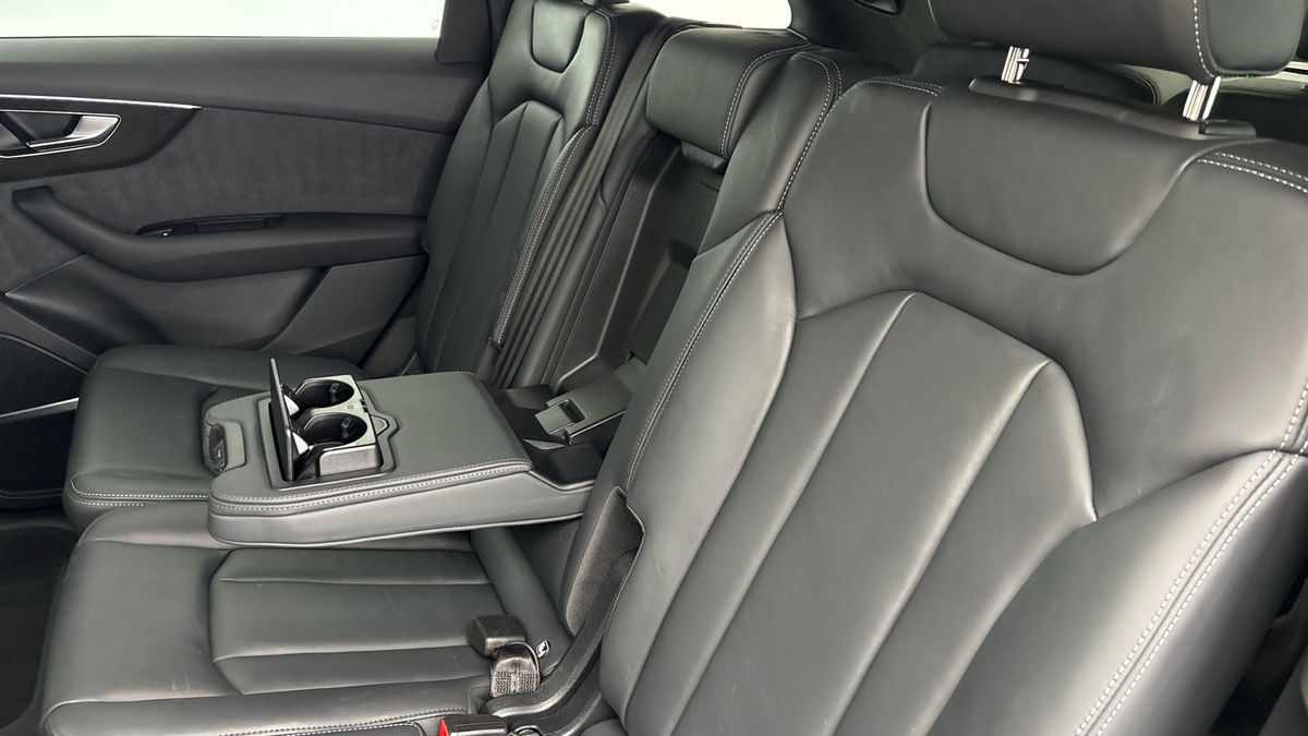 Audi Q7 Image 9