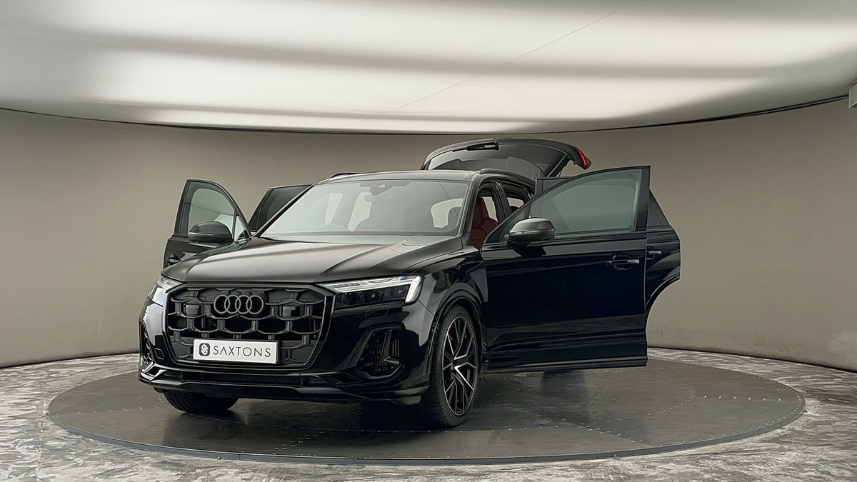 More views of Audi SQ7