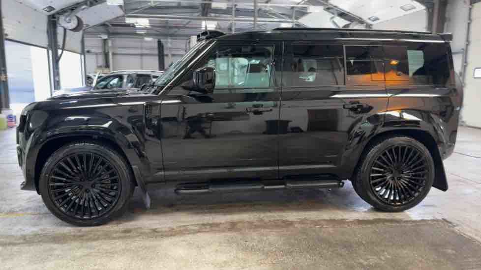 More views of Land Rover Defender 110
