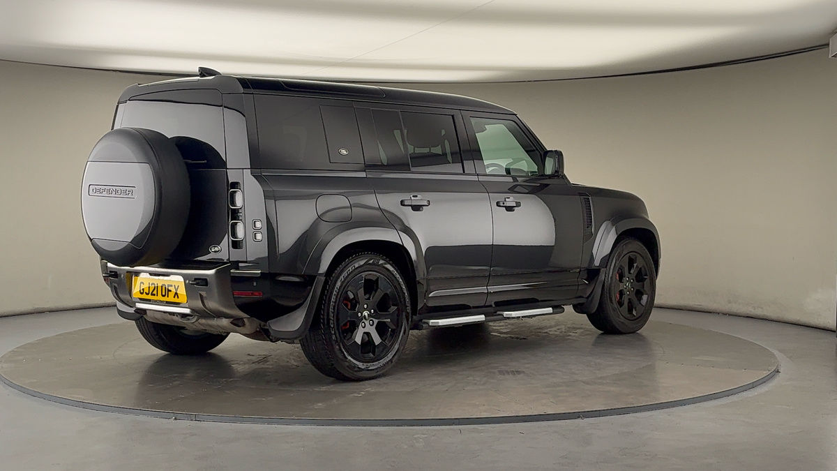 Land Rover Defender 110 Image 21